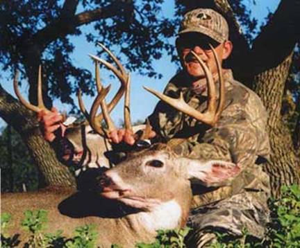 13 point trophy white-tailed buck